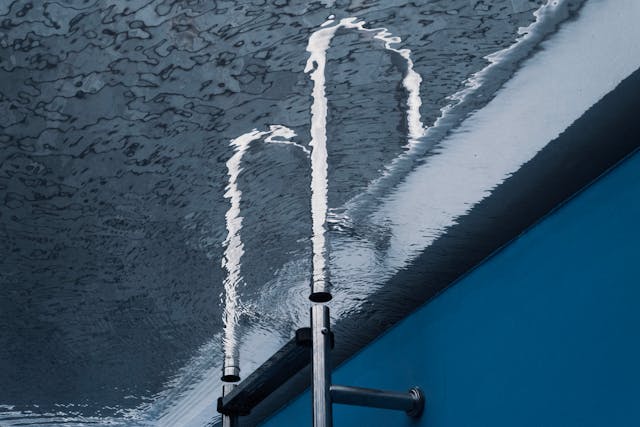 pool handle bar